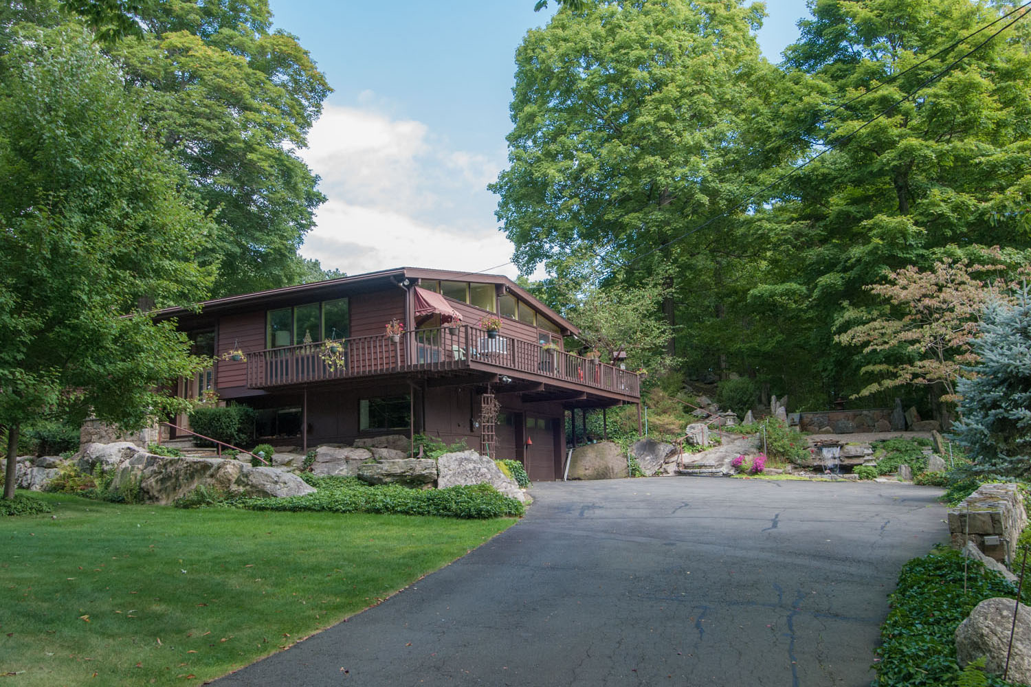 15 Nutmeg Drive, Glenville CT 06831