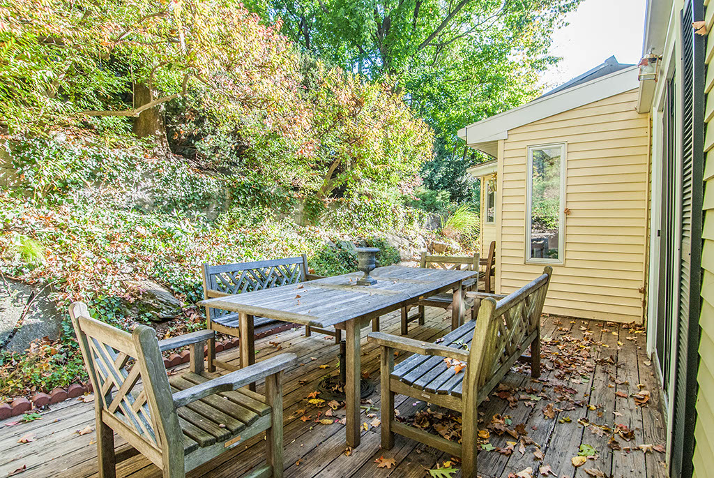 20 Highland Place, Greenwich CT 06831
