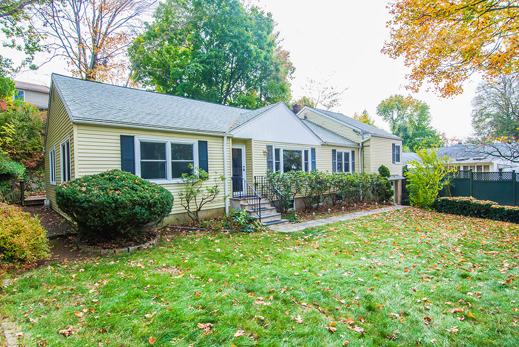 20 Highland Place, Greenwich CT 06831