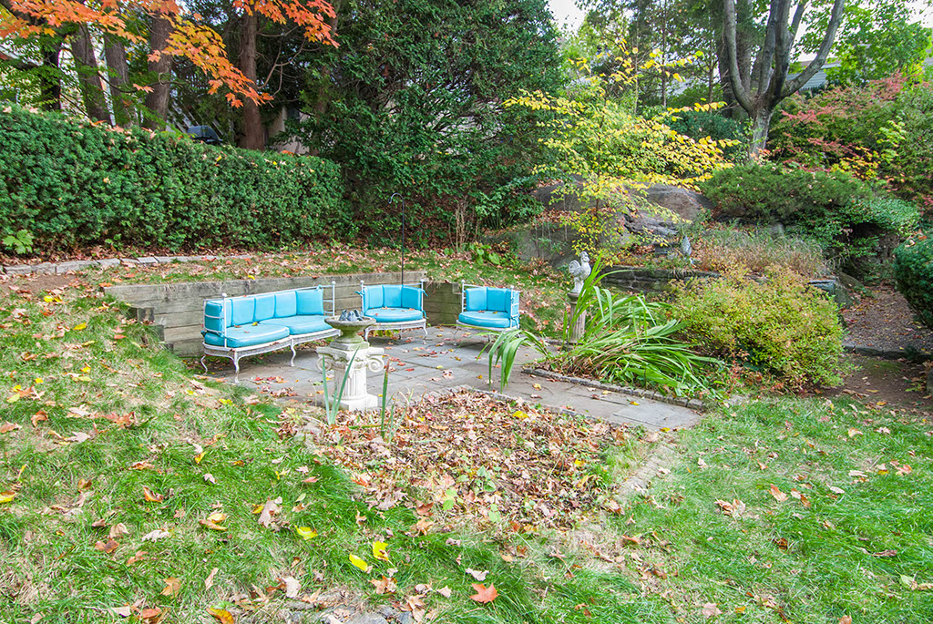 20 Highland Place, Greenwich CT 06831